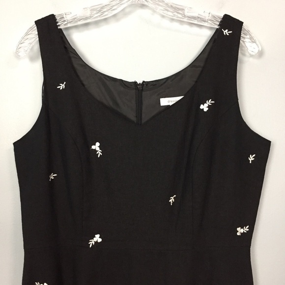 DRESSBARN Sleeveless Embroidered Linen Ble… - Picture 2 of 16